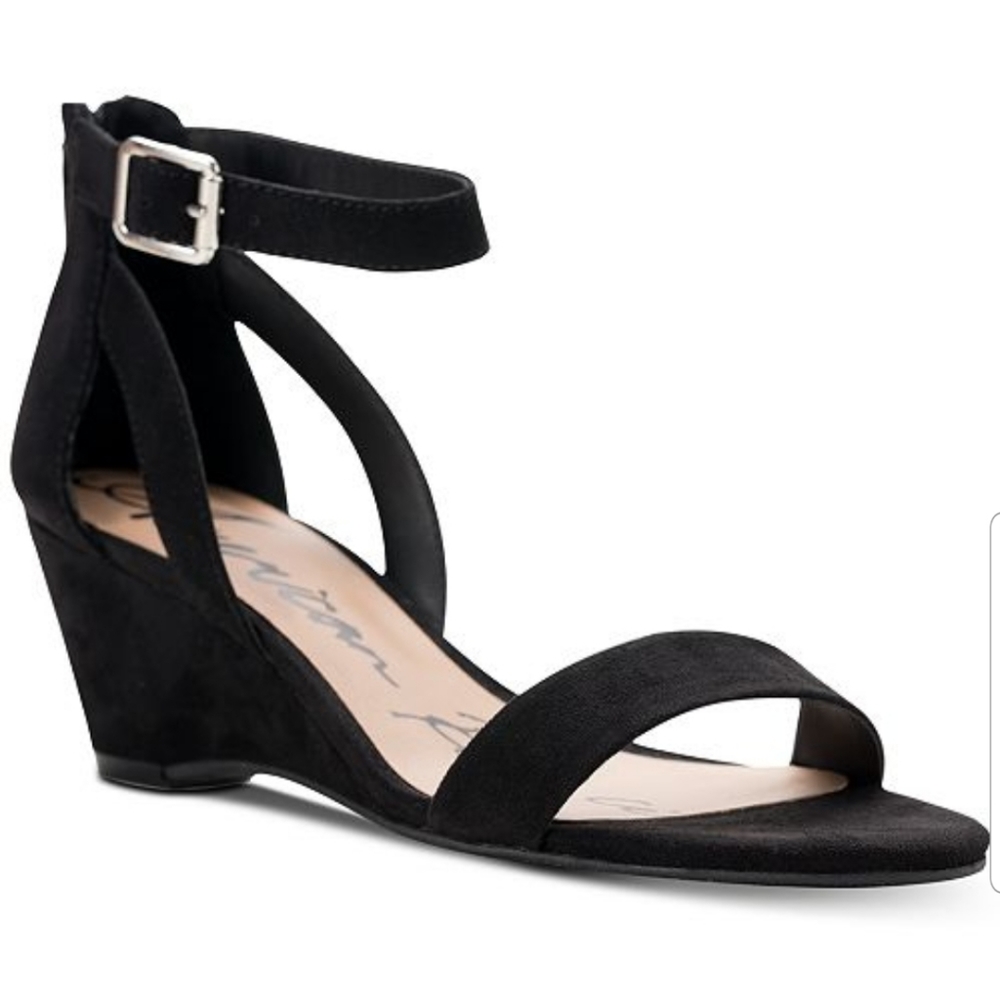 9.5 American Rag black velvet wedges